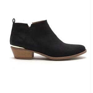 Qupid Black Ankle Boots with Tan Sole